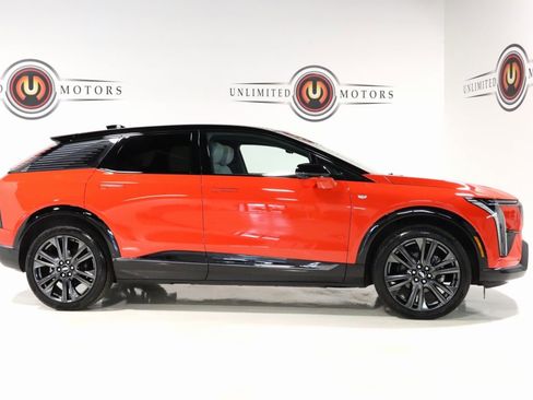 Used 2025 Cadillac Optiq Sport 2 w/ LPO, Floor Liner Package image 5