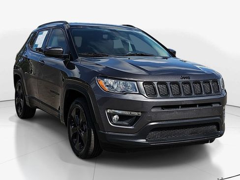 Used 2021 Jeep Compass Latitude FWD image 3