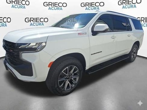 Used 2024 Chevrolet Suburban Z71 w/ Luxury Package AWD/4WD image 3
