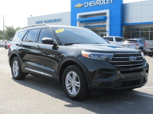 Used 2022 Ford Explorer XLT w/ Class IV Trailer Tow Package image 4