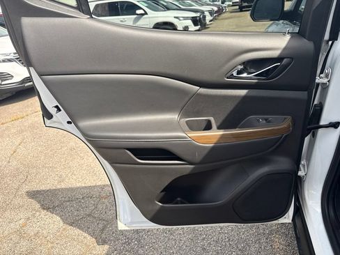 Used 2020 GMC Acadia SLE w/ LPO, Floor Liner Package FWD image 25