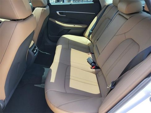 New 2025 Hyundai Sonata Limited image 10