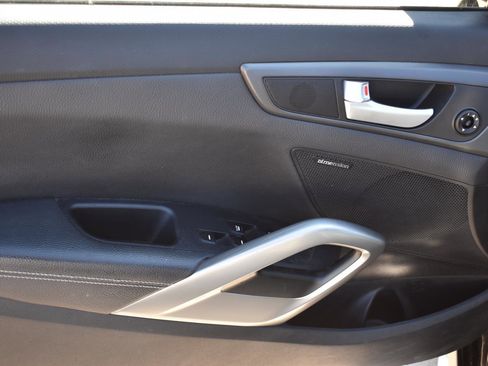 Used 2015 Hyundai Veloster Turbo FWD image 19