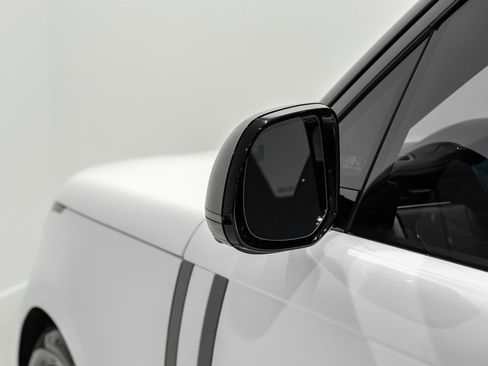 Used 2025 Land Rover Range Rover Long Wheelbase SE image 35