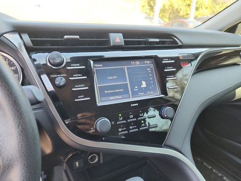 Used 2020 Toyota Camry LE image 15