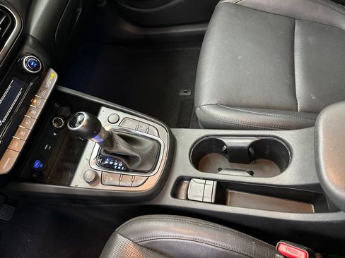 Used 2022 Hyundai Kona Limited image 31