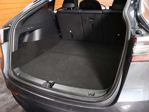 Used 2023 Tesla Model Y Long Range image 43