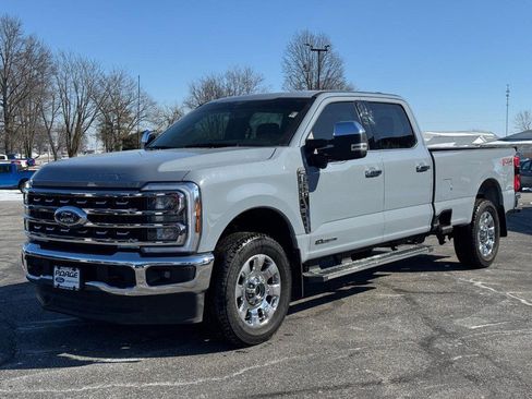 Used 2025 Ford F250 Lariat w/ Chrome Package image 8