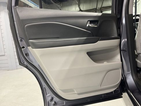 Used 2020 Honda Pilot LX image 28