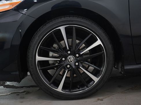 Used 2020 Toyota Camry XSE image 27