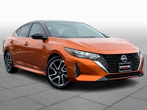 Used 2024 Nissan Sentra SR w/ SR Premium Package image 2