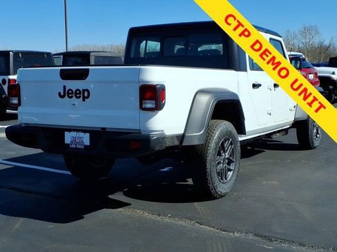 New 2026 Jeep Gladiator Sport AWD/4WD image 17
