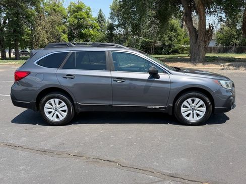 Used 2018 Subaru Outback 2.5i Premium AWD/4WD image 3