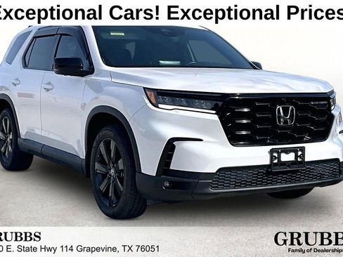 Used 2025 Honda Pilot Black Edition image 1