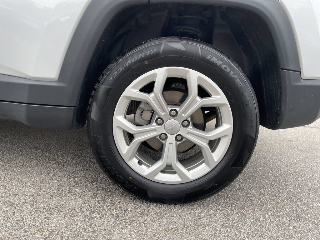 Used 2024 Jeep Compass Latitude AWD/4WD image 10
