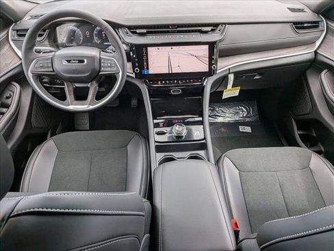 New 2026 Jeep Grand Cherokee Altitude AWD/4WD image 15