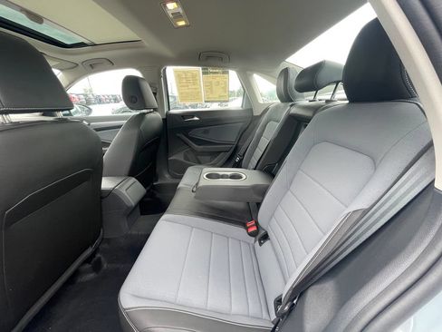Used 2025 Volkswagen Jetta SE FWD image 24