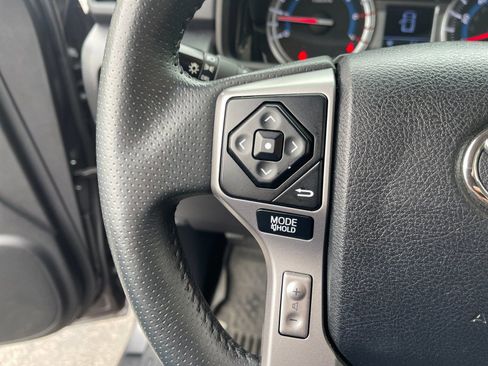 Used 2018 Toyota 4Runner SR5 Premium image 27