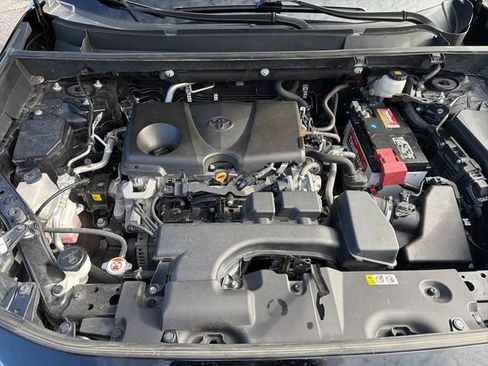 Used 2024 Toyota RAV4 XLE w/ Convenience Package image 13