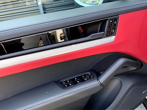 New 2025 Porsche Cayenne E-Hybrid Coupe image 28