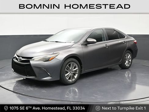 Used 2016 Toyota Camry SE FWD image 1