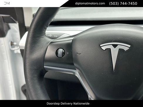 Used 2023 Tesla Model Y Long Range image 33
