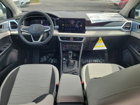 New 2026 Volkswagen Taos SE FWD image 2