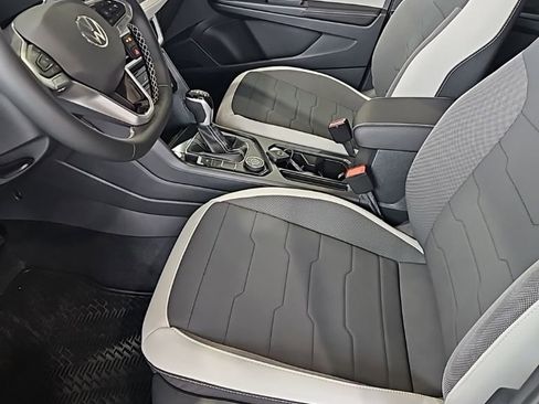 New 2026 Volkswagen Taos SE AWD/4WD image 27
