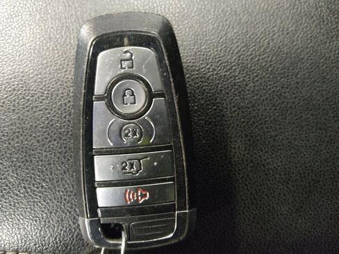 Used 2022 Ford Escape SEL w/ Technology Package FWD image 32