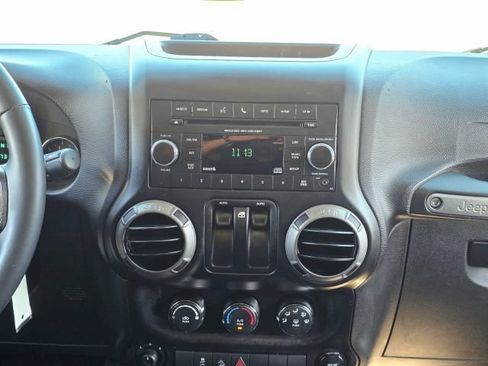 Used 2017 Jeep Wrangler Sport w/ Quick Order Package 24S AWD/4WD image 20
