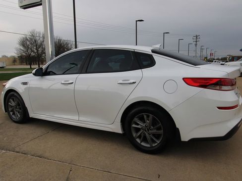 Used 2020 Kia Optima LX image 14