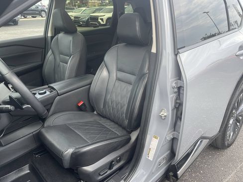 Used 2024 Nissan Rogue Platinum AWD/4WD image 20