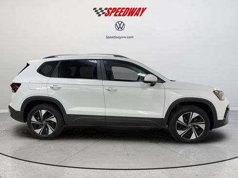 New 2025 Volkswagen Taos SE image 8