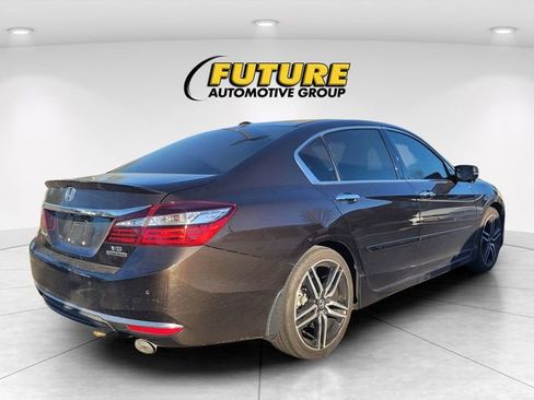 Used 2016 Honda Accord Touring image 3