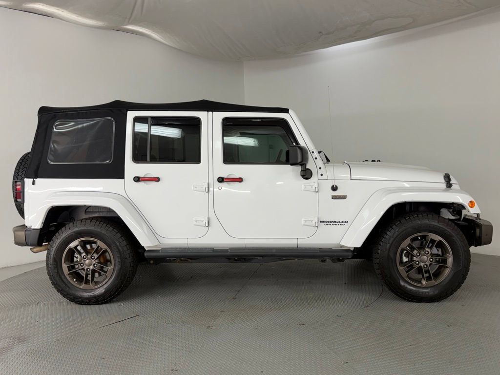 Used 2017 Jeep Wrangler Unlimited Sahara AWD/4WD image 5