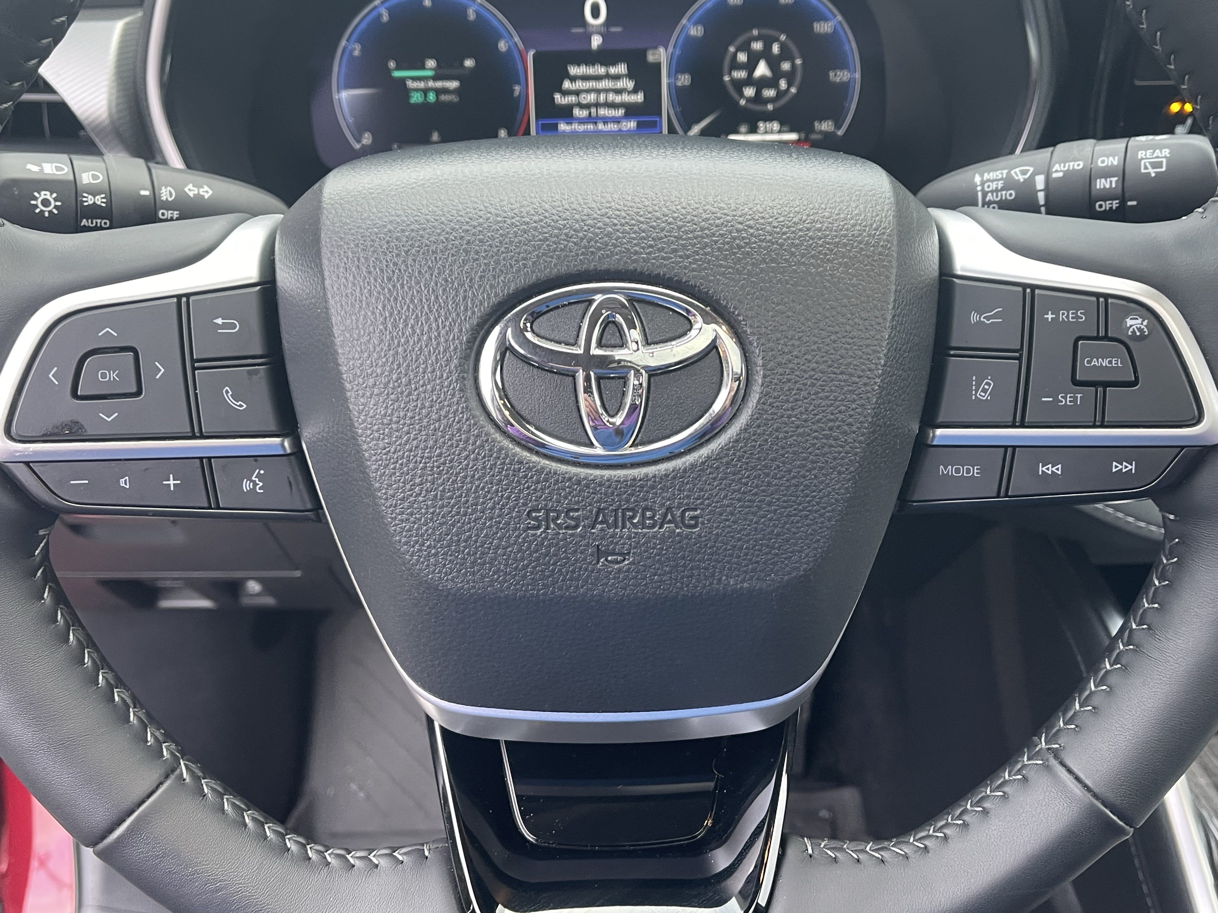 Used 2025 Toyota Highlander Platinum AWD/4WD image 22