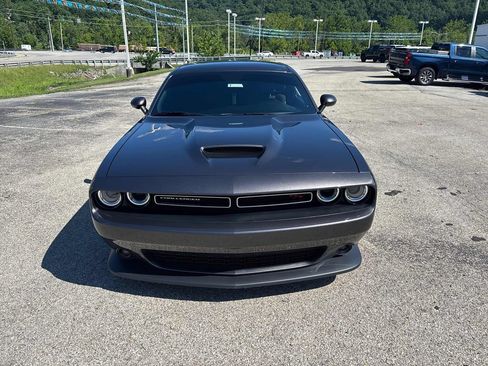Used 2022 Dodge Challenger R/T RWD image 8