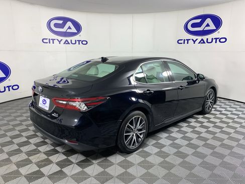 Used 2023 Toyota Camry XLE w/ Cold Weather Package FWD image 3