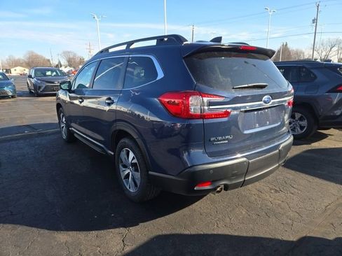 Used 2024 Subaru Ascent Premium w/ Convenience Package image 4