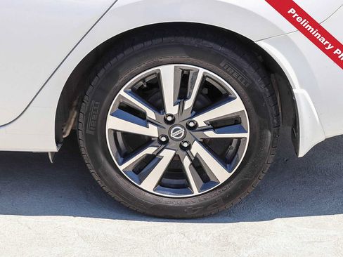 Used 2020 Nissan Versa SV FWD image 12