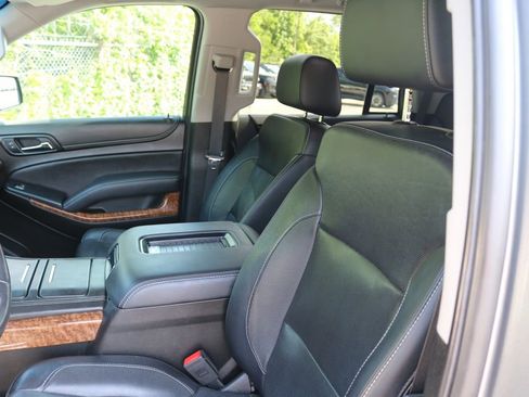 Used 2019 Chevrolet Tahoe Premier RWD image 12