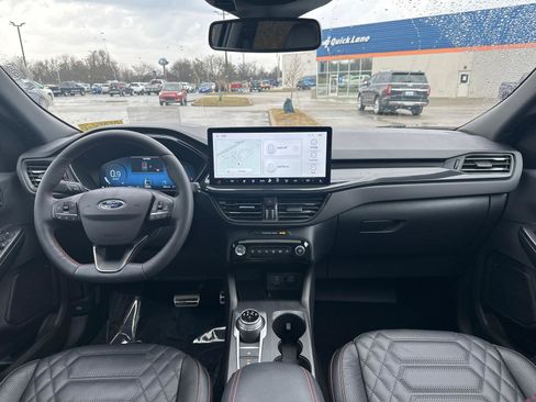 Used 2023 Ford Escape ST-Line Elite w/ Premium Technology Package AWD/4WD image 2