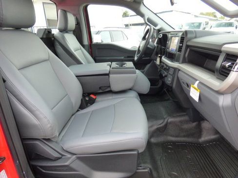 New 2026 Ford F250 XL w/ XL Chrome Package image 5