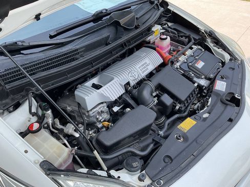 Used 2015 Toyota Prius Three FWD image 51
