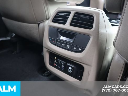 Used 2018 Honda Pilot Touring image 28