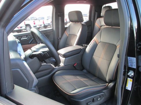 Certified 2024 GMC Canyon AT4 image 17