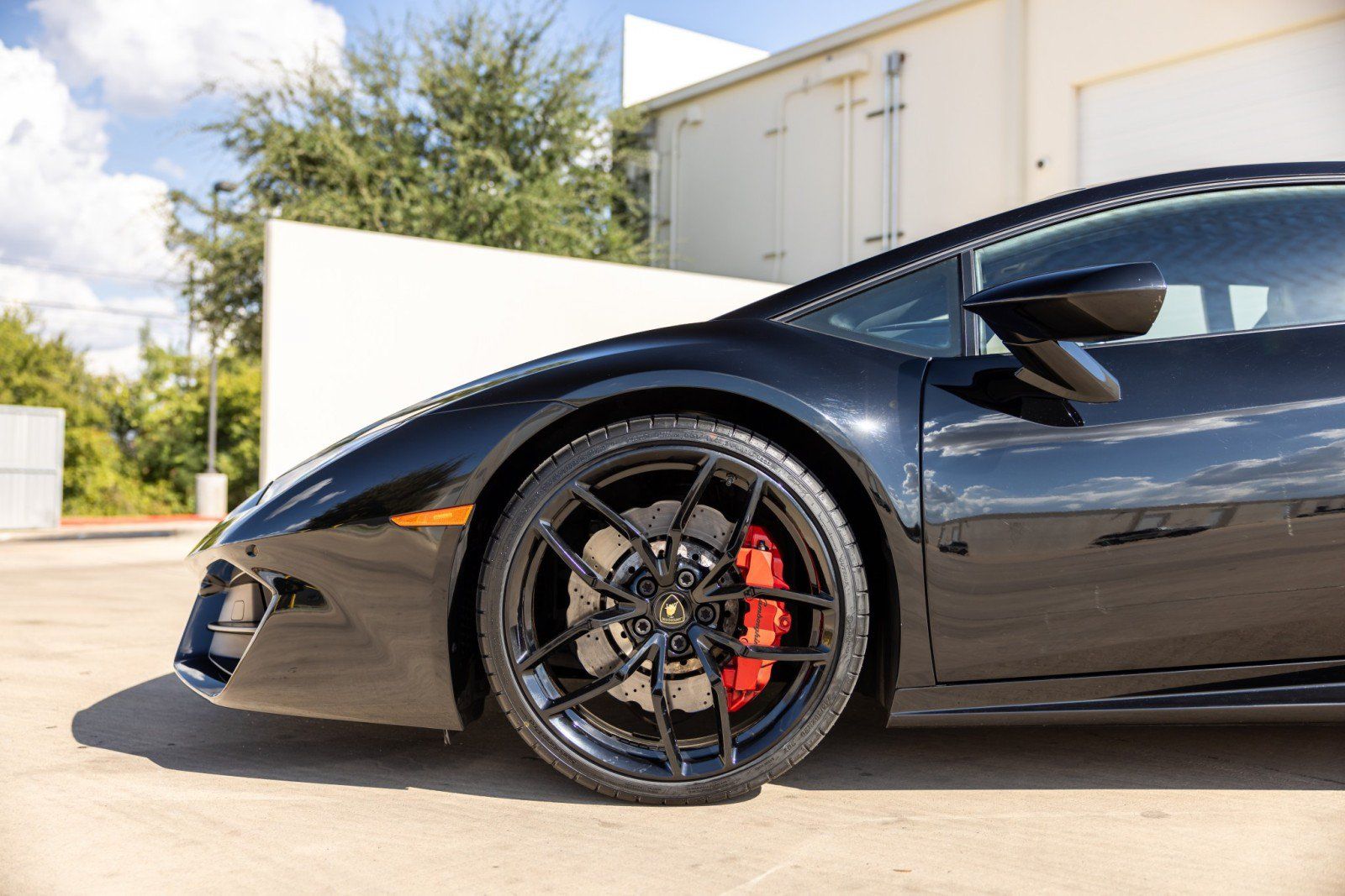 Used 2017 Lamborghini Huracan LP 580-2 RWD image 12