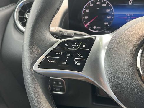 Used 2026 Mercedes-Benz GLB 250 4MATIC image 37