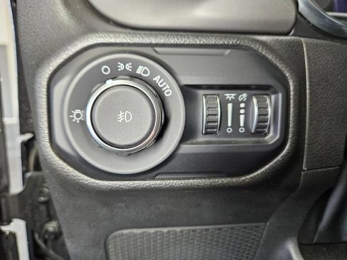 Used 2022 Jeep Wrangler Unlimited Sport AWD/4WD image 18