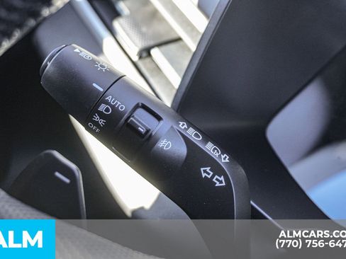 Used 2025 Mitsubishi Outlander SE image 34